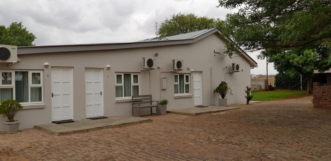 Aloes Guest House 62 On Meintjies Middelburg  Exterior photo