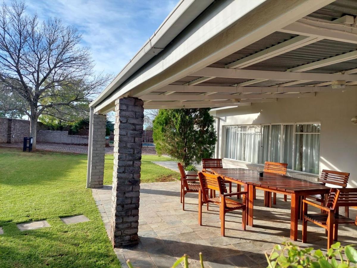 Aloes Guest House 62 On Meintjies Middelburg  Exterior photo