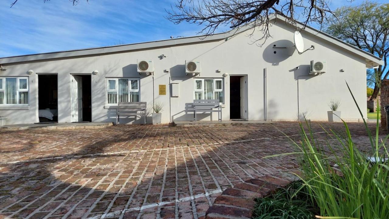 Aloes Guest House 62 On Meintjies Middelburg  Exterior photo