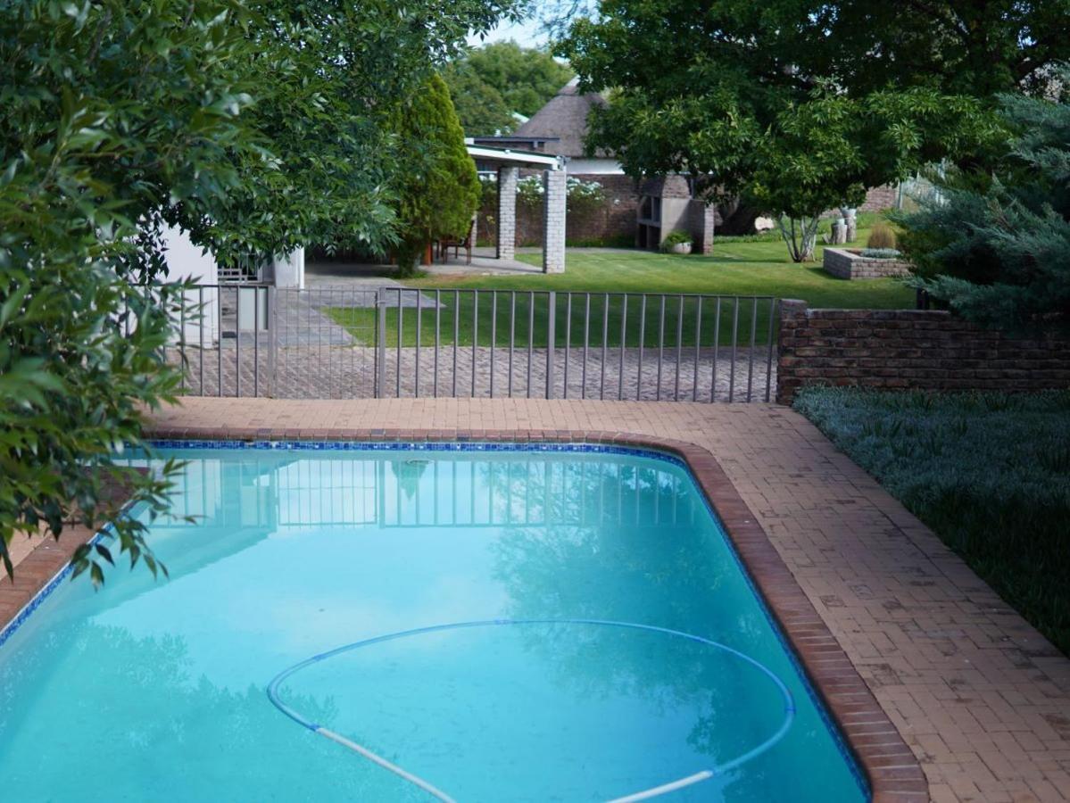 Aloes Guest House 62 On Meintjies Middelburg  Exterior photo